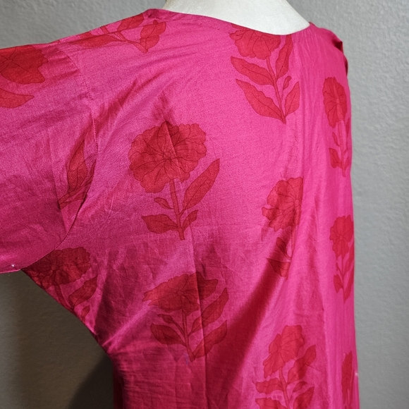 Traditional Kurta Magenta Pink Floral Embroidered Shirt - Picture 6 of 9